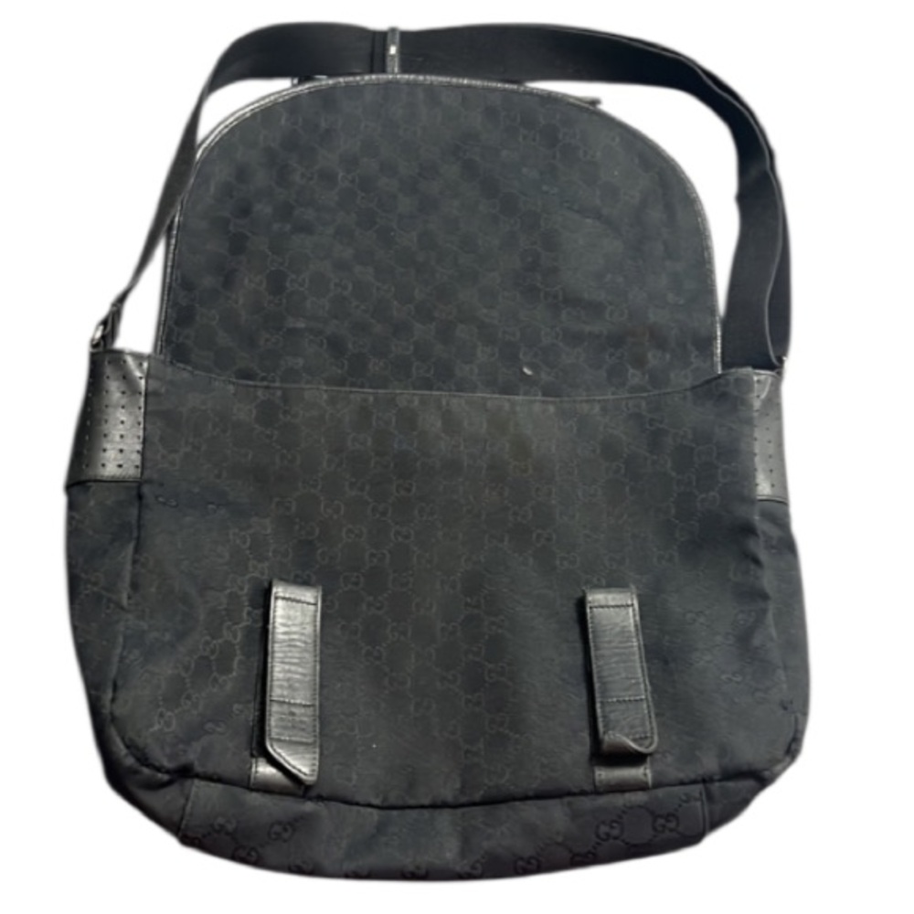 Authentic Gucci luxury designer GG signature canvas & leather messenger bag - Picture 9 of 15